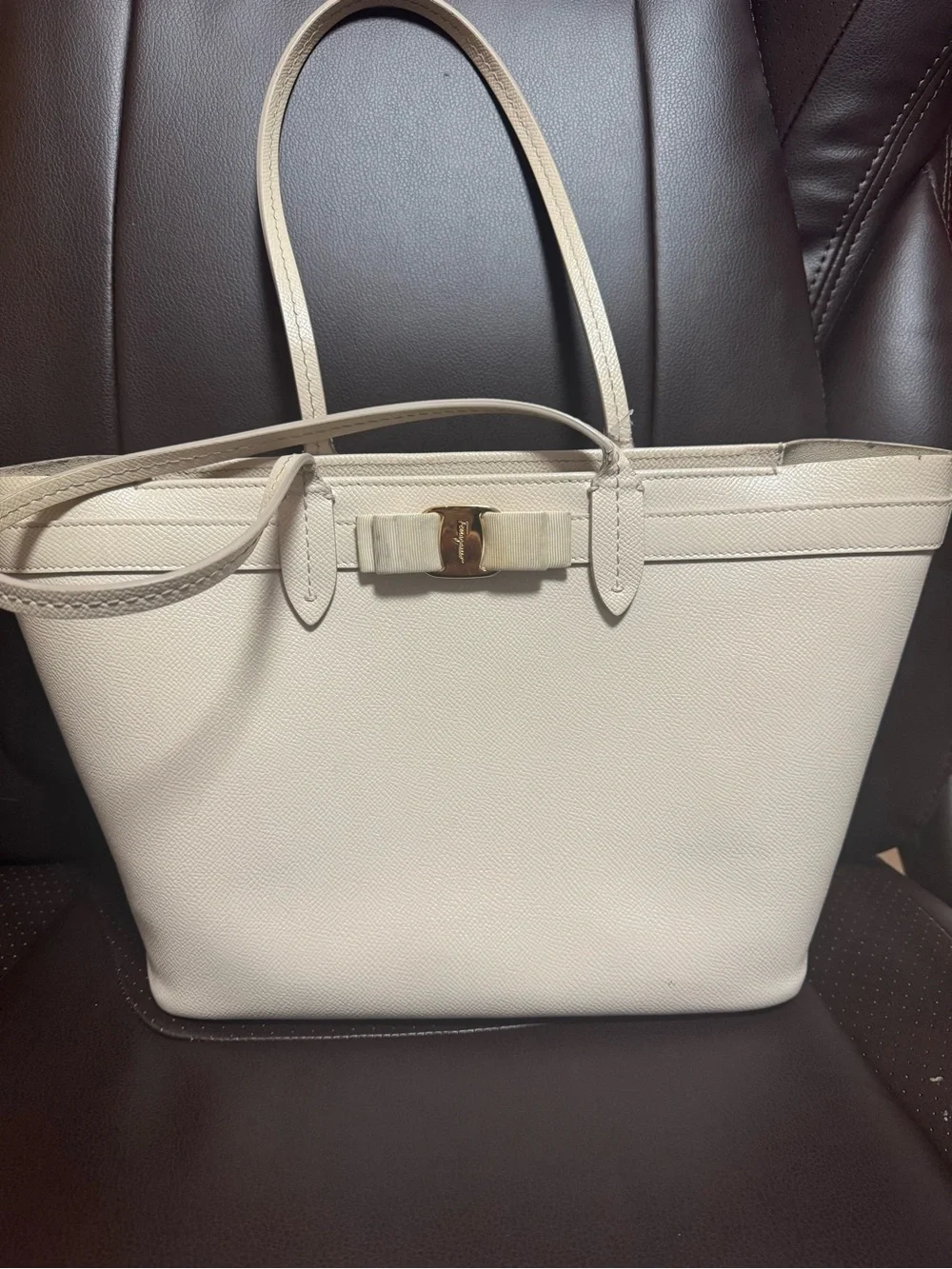 Ferragamo Cream Leather Bow Tote Bag - Picture 1 of 3